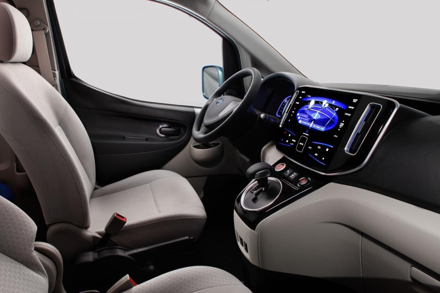 Интерьер Nissan e-NV200 Concept 2012 года  (фото 11 из 15)